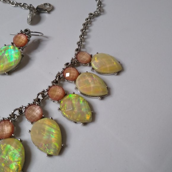 Vintage Charming Charlie Metal And Plastic Necklace And Earring Set - Picture 5 of 16